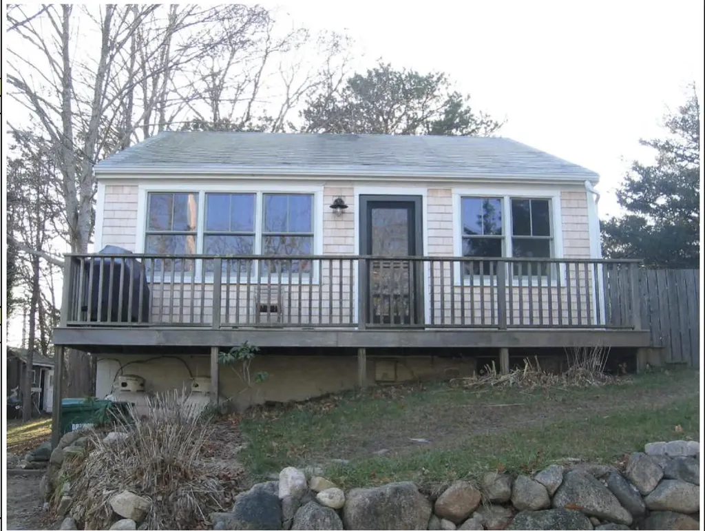 179 Skiff Avenue Vineyard Haven MA 02568