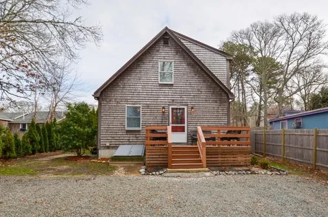 33 Menahan Street Oak Bluffs MA 02557