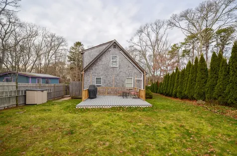 33 Menahan Street Oak Bluffs MA 02557
