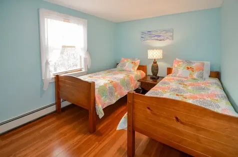 33 Menahan Street Oak Bluffs MA 02557