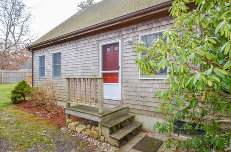 33 Menahan Street Oak Bluffs MA 02557