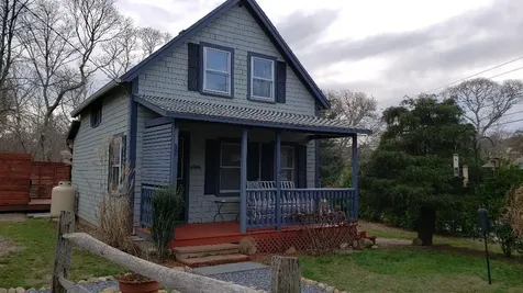 32 Cook Road Vineyard Haven MA 02568