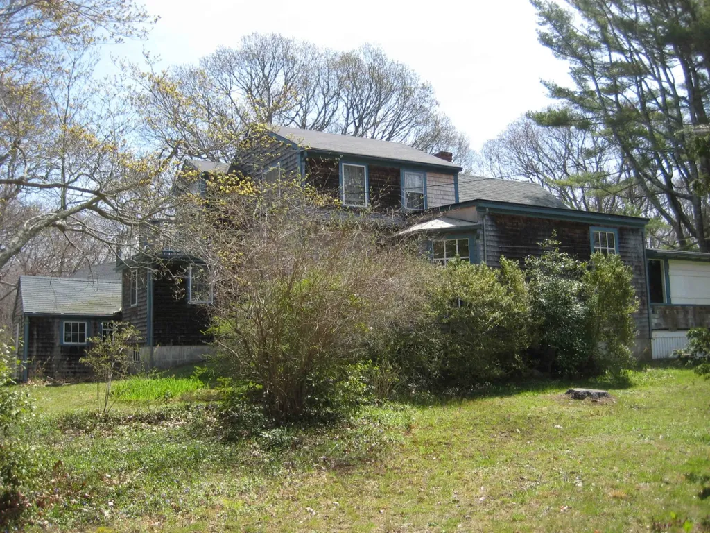 380 Lamberts Cove Road West Tisbury MA 02568