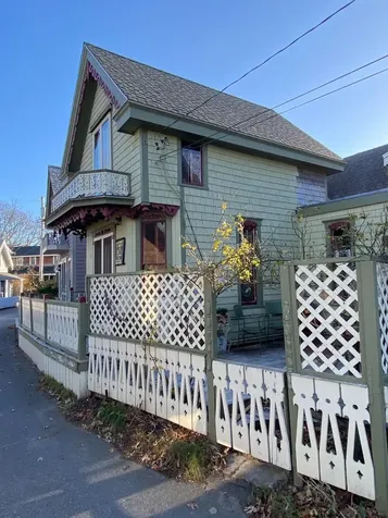 22 Rock Avenue Oak Bluffs MA 02557
