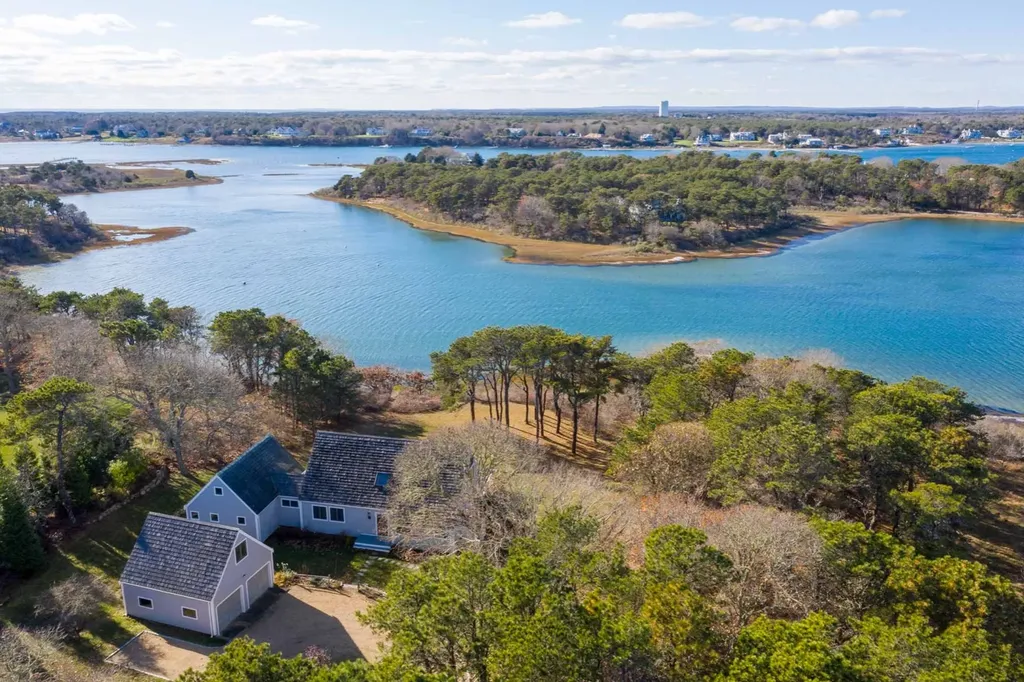 30 Litchfield Road Edgartown MA 02539