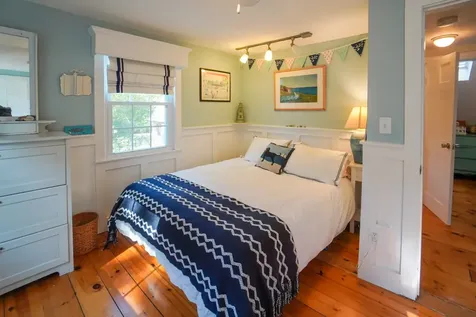 14 Huntington Avenue Oak Bluffs MA 02557