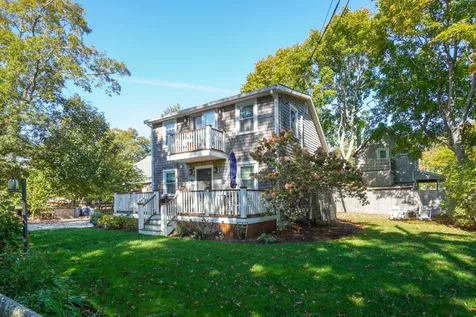 14 Huntington Avenue Oak Bluffs MA 02557