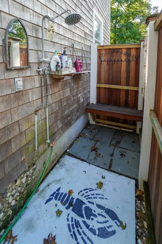 14 Huntington Avenue Oak Bluffs MA 02557