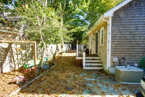 14 Huntington Avenue Oak Bluffs MA 02557
