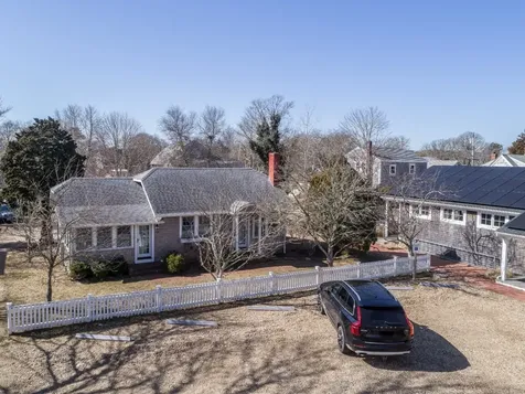 248 & 250 Upper Main Street Edgartown MA 02539