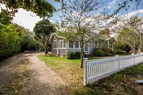 248 & 250 Upper Main Street Edgartown MA 02539