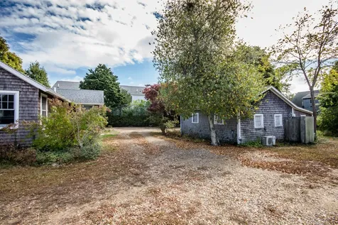 248 & 250 Upper Main Street Edgartown MA 02539