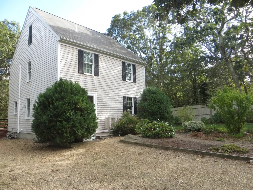 17 Eighteenth Street South Edgartown MA 02539