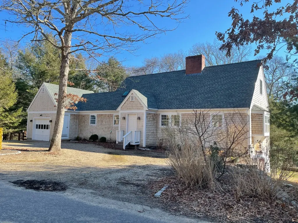 38 Canterbury Lane Vineyard Haven MA 02568