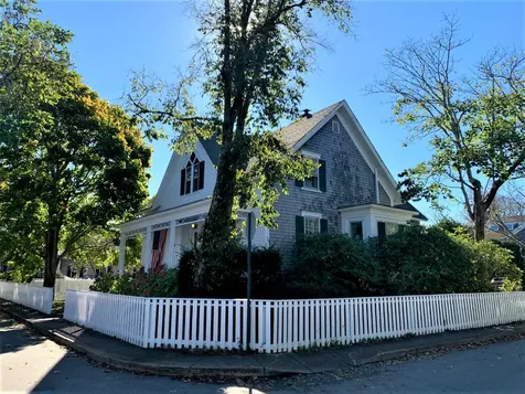32 Cottage Street Edgartown MA 02539