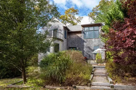 9 Sylvan Avenue Vineyard Haven MA 02568