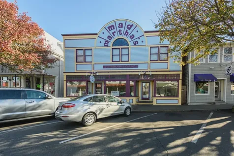 12 Circuit Avenue Oak Bluffs MA 02557