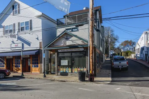 48 Main Street Vineyard Haven MA 02568