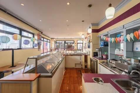 48 Main Street Vineyard Haven MA 02568
