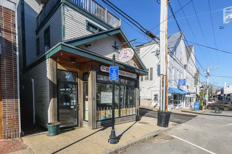 48 Main Street Vineyard Haven MA 02568