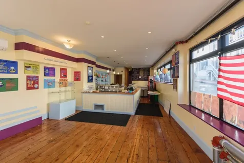 48 Main Street Vineyard Haven MA 02568