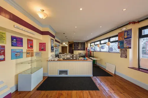 48 Main Street Vineyard Haven MA 02568