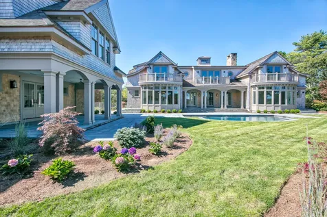 9 Briggs Road Edgartown MA 02539