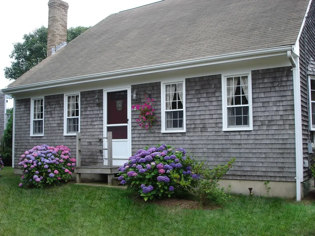 8 Massasoit Road Edgartown MA 02539