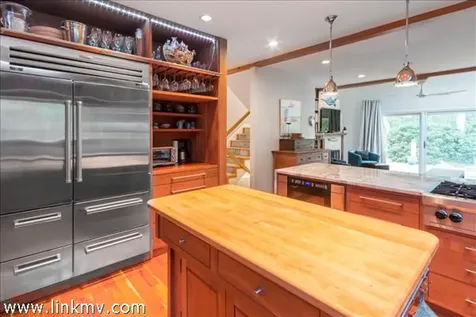 29 Bayes Hill Road Oak Bluffs MA 02557