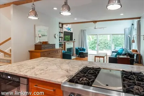29 Bayes Hill Road Oak Bluffs MA 02557