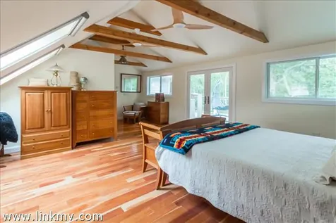 29 Bayes Hill Road Oak Bluffs MA 02557