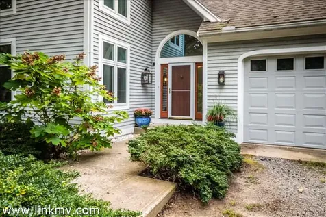 29 Bayes Hill Road Oak Bluffs MA 02557