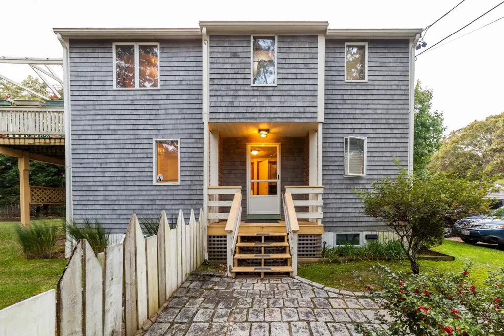 309 County Road Oak Bluffs MA 02557