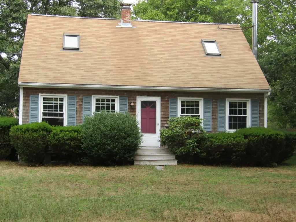 18 Pinewood Lane Oak Bluffs MA 02557