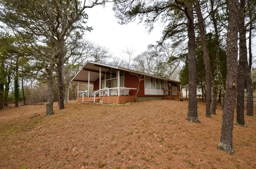 20 Windy Hill Road Oak Bluffs MA 02557