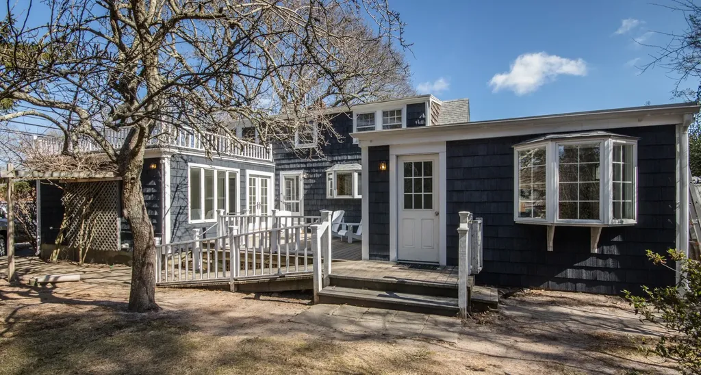 266 State Road Vineyard Haven MA 02568