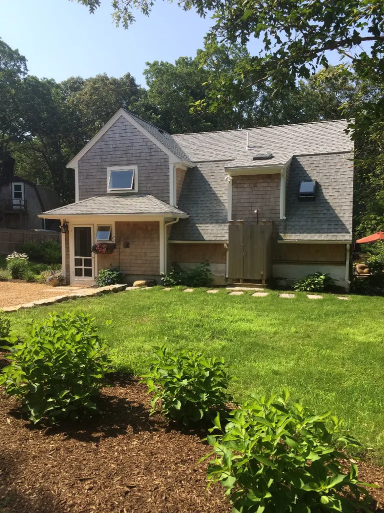 9 Manchester Avenue Oak Bluffs MA 02557