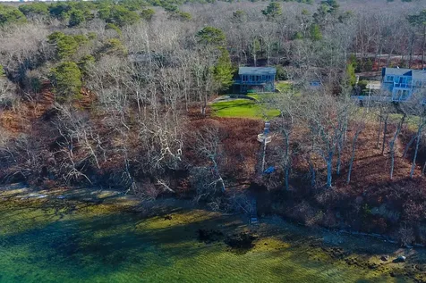 319 Barnes Road Oak Bluffs MA 02557