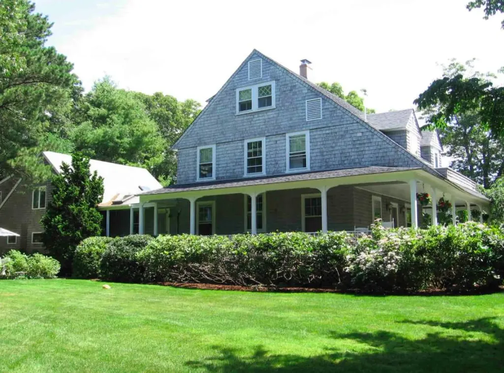 14 Hatch Road Vineyard Haven MA 02568