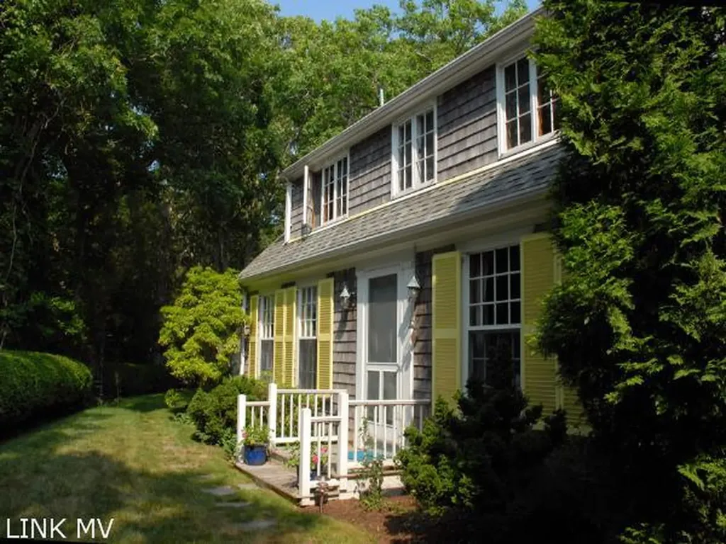 1182 Main Street Vineyard Haven MA 02568