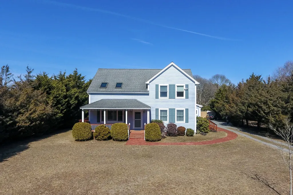 97 Wing Road Oak Bluffs MA 02557