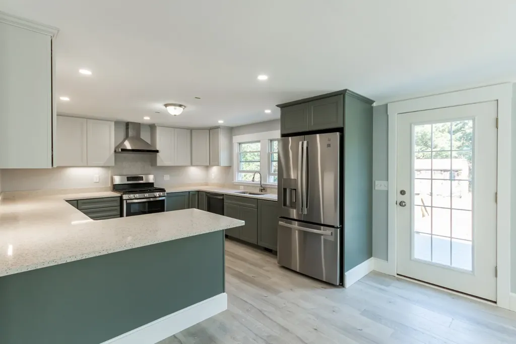 13 Norris Avenue Oak Bluffs MA 02557