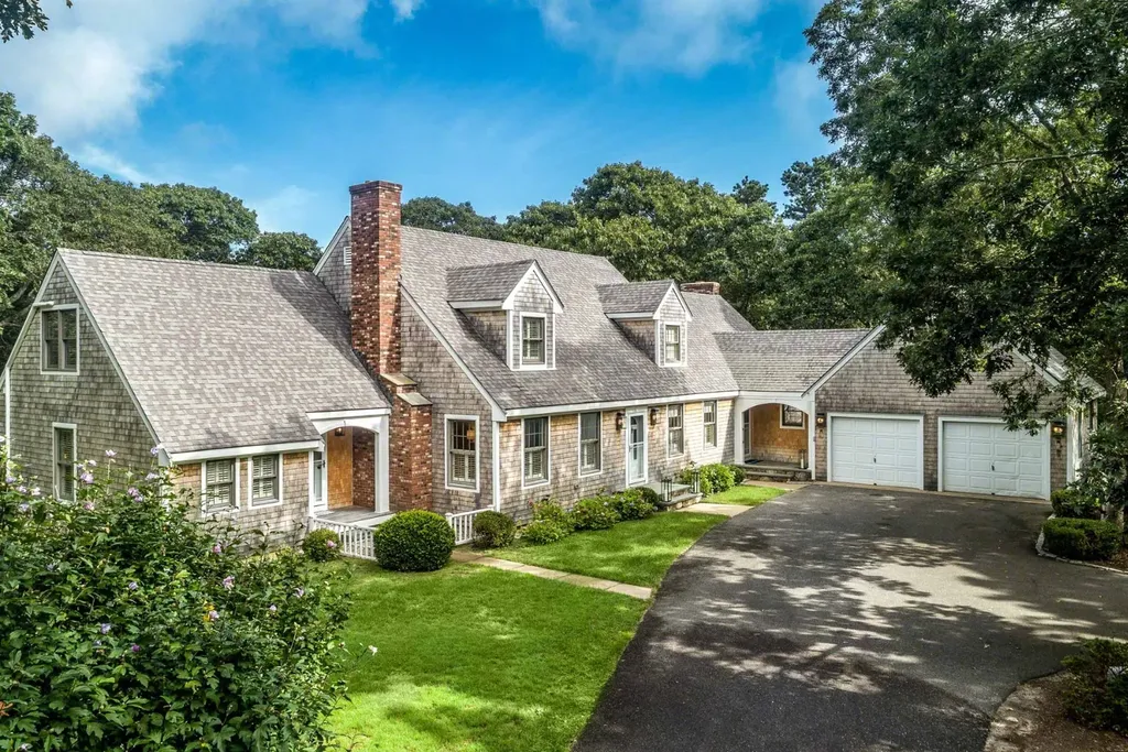 42 Witchwood Lane Edgartown MA 02539