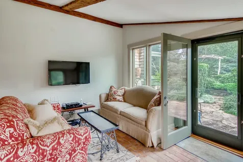42 Looks Pond Way West Tisbury MA 02575
