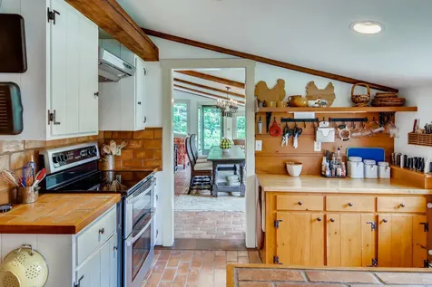 42 Looks Pond Way West Tisbury MA 02575