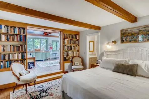 42 Looks Pond Way West Tisbury MA 02575