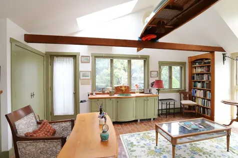 42 Looks Pond Way West Tisbury MA 02575