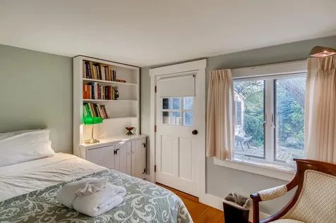 42 Looks Pond Way West Tisbury MA 02575