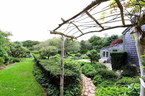42 Looks Pond Way West Tisbury MA 02575