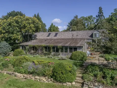 42 Looks Pond Way West Tisbury MA 02575